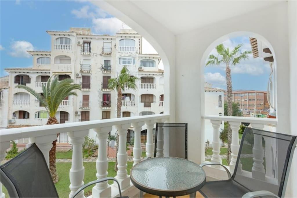 Beautiful Apartment With 2 Bedrooms Close To Beach Torrevieja Exterior foto