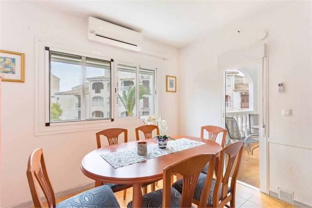 Beautiful Apartment With 2 Bedrooms Close To Beach Torrevieja Exterior foto