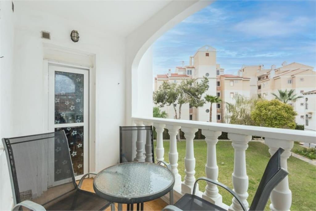 Beautiful Apartment With 2 Bedrooms Close To Beach Torrevieja Exterior foto