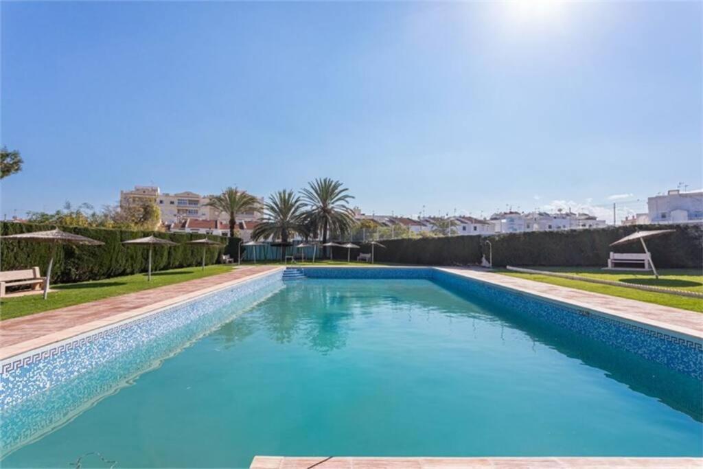 Beautiful Apartment With 2 Bedrooms Close To Beach Torrevieja Exterior foto